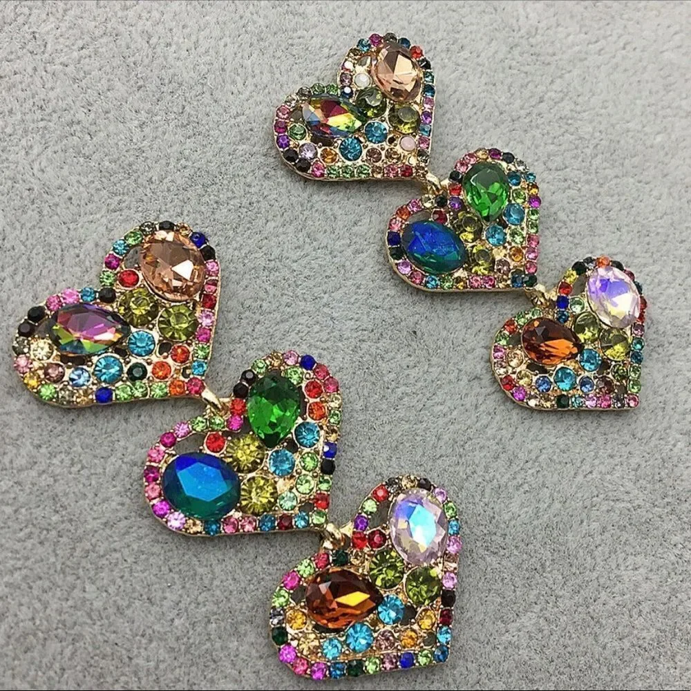 💗 Betsey Johnson triple heart sparkling dangle earrings 💗